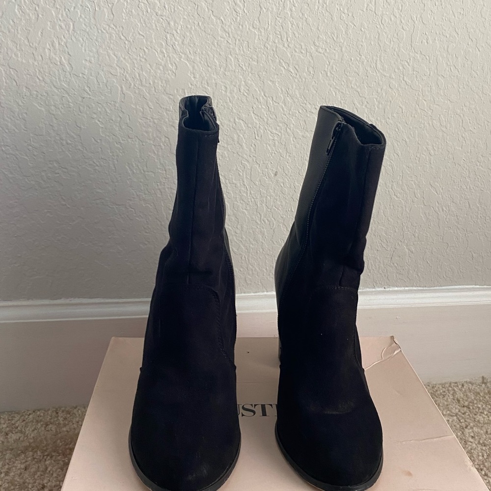 Black boot - Picture 2 of 4